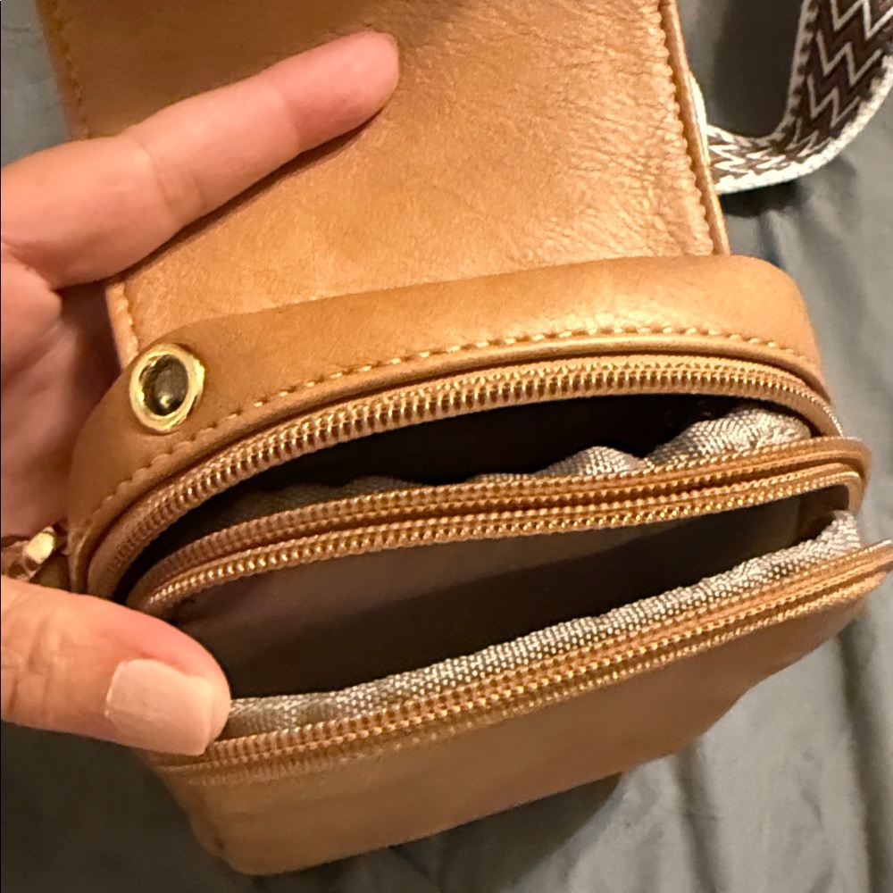 Postanyen Tan Crossbody Bag with Patterned Strap - Picture 3 of 10